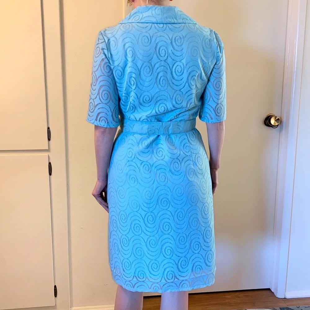 Vintage Lace 1960s House Dress with Belt - Picture 2 of 5